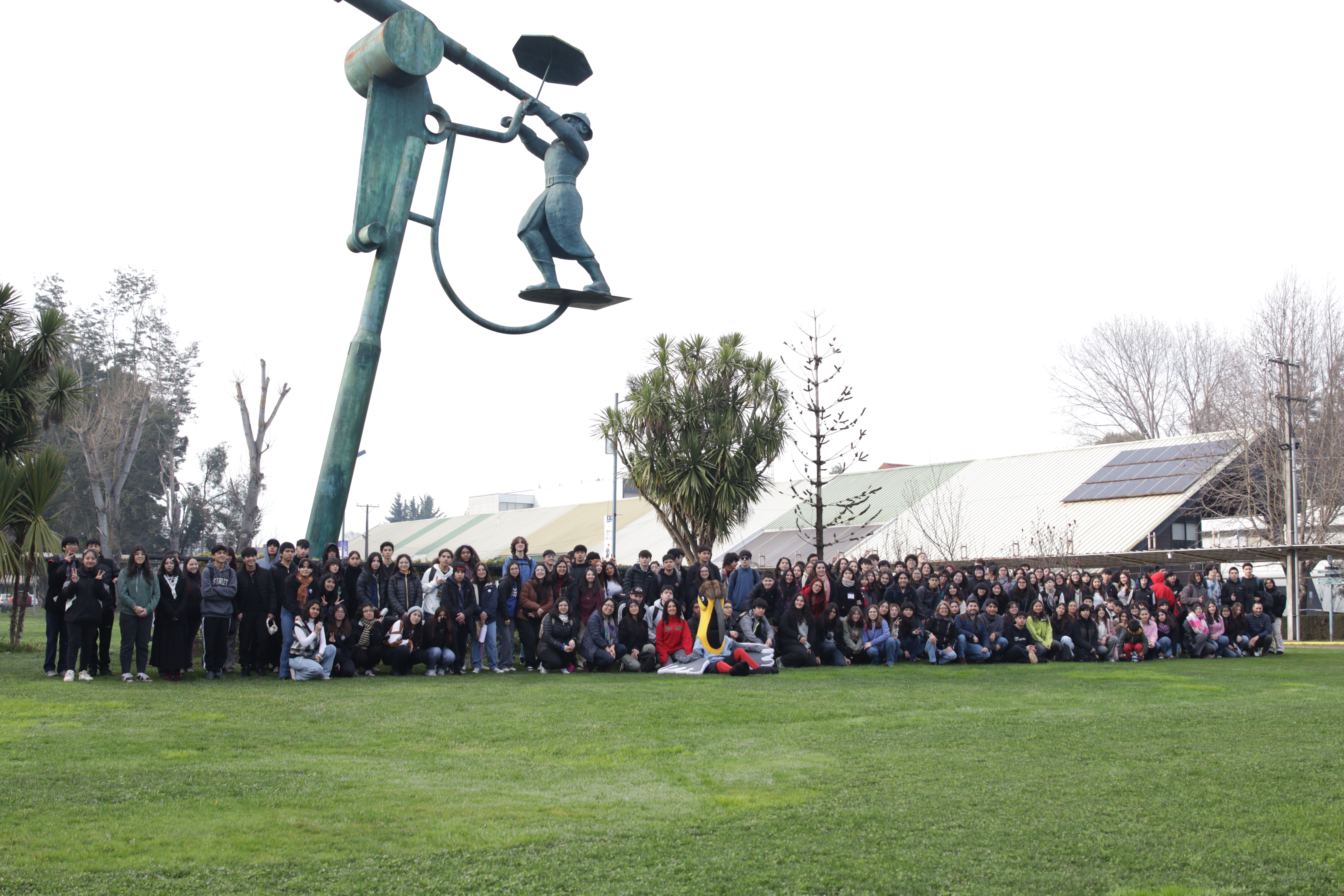 Exitosa primera fecha de las Olimpiadas de Química UMCE – UFRO 2025